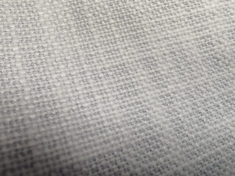 Polyester non feu Polin, gros plan